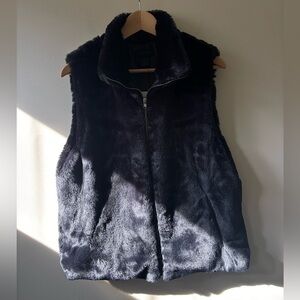 Steve Madden NWT Zip Up Faux Fur Vest